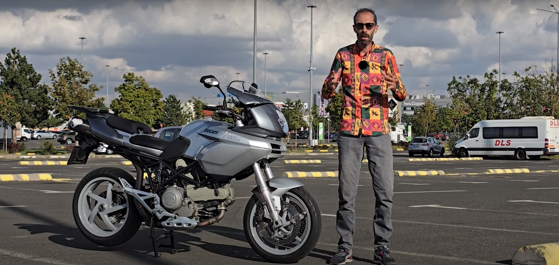 Ducati Multistrada 1000DS - Un moto crossover din 2003
