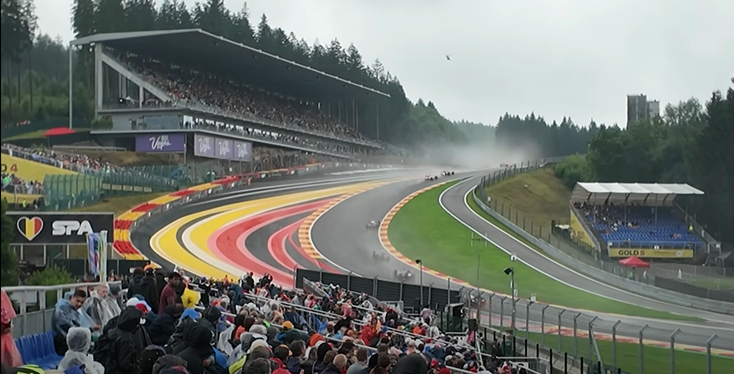 Am fost la Formula 1: zgomot, miros de benzină și emoții