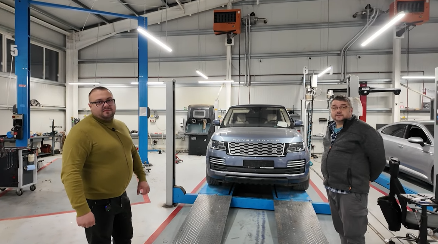 Escrocheria de 60.000 de euro cu un Range Rover la mâna a doua, facturi false și povești frumos ambalate