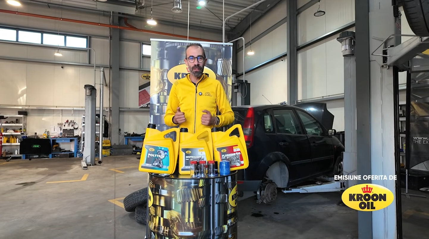Vlad a încercat tratamentul de curățare a motorului de la Kroon Oil - Vezi cum arată uleiul după!
