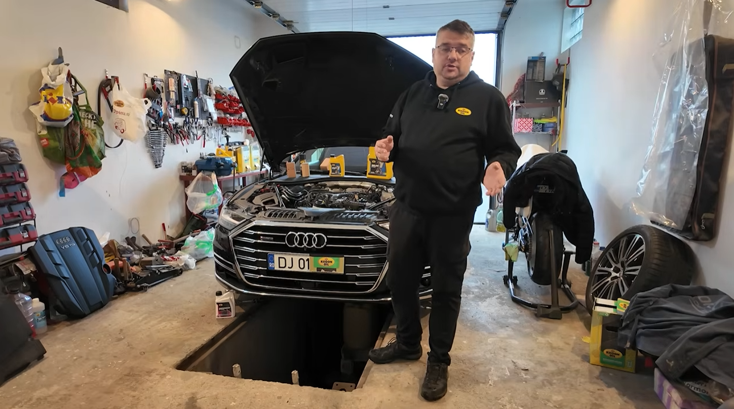 Cu ce am curatat Interiorul Motorul unui Audi A8 și ce rezultat am obținut