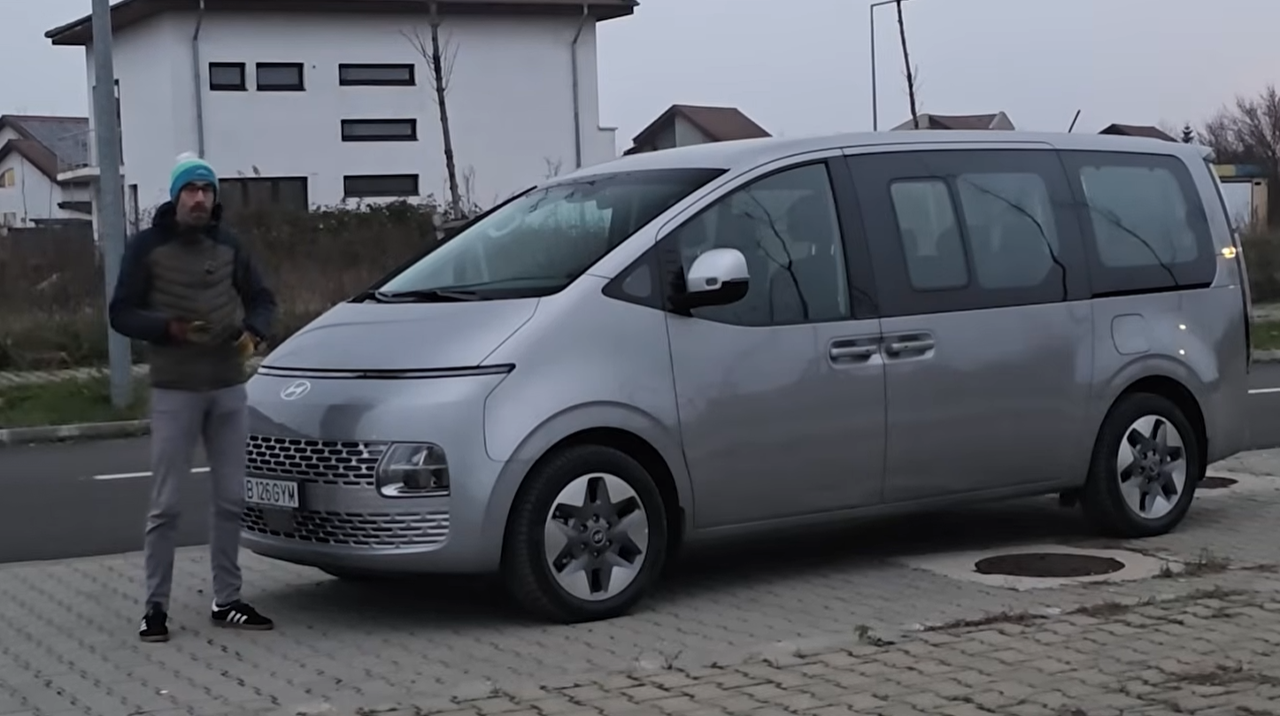 Hyundai Staria