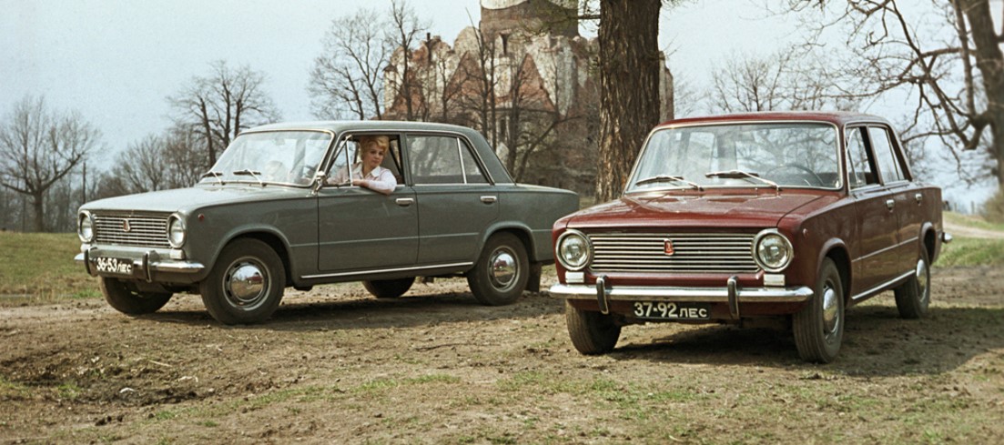 Un raport CIA desecretizat dezvăluie că VAZ 2108, simbolul auto sovietic din anii '80, a fost proiectată integral de Porsche Engineering.