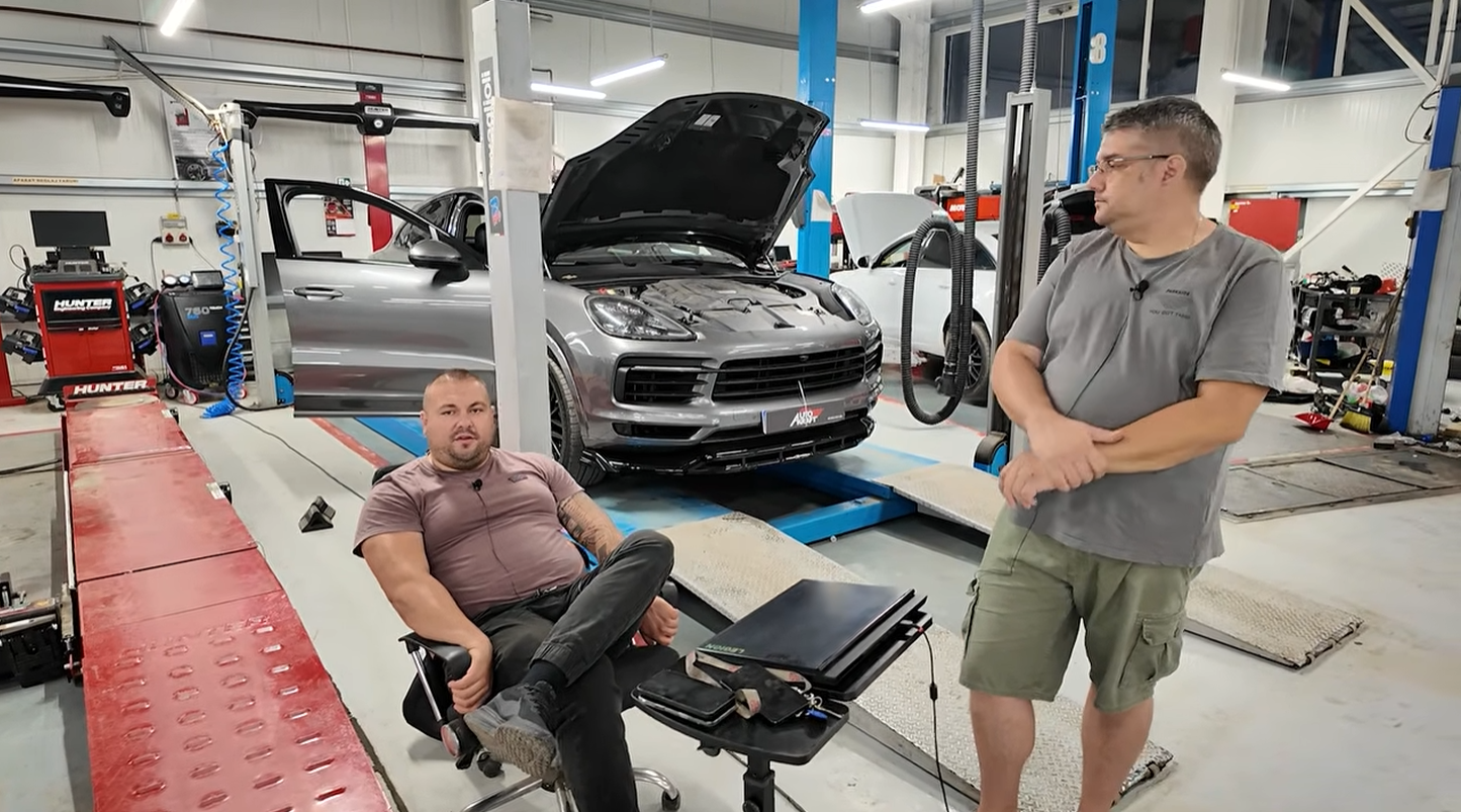 Daună de 10.000 € la acest Porsche Cayenne! Merită reparat?